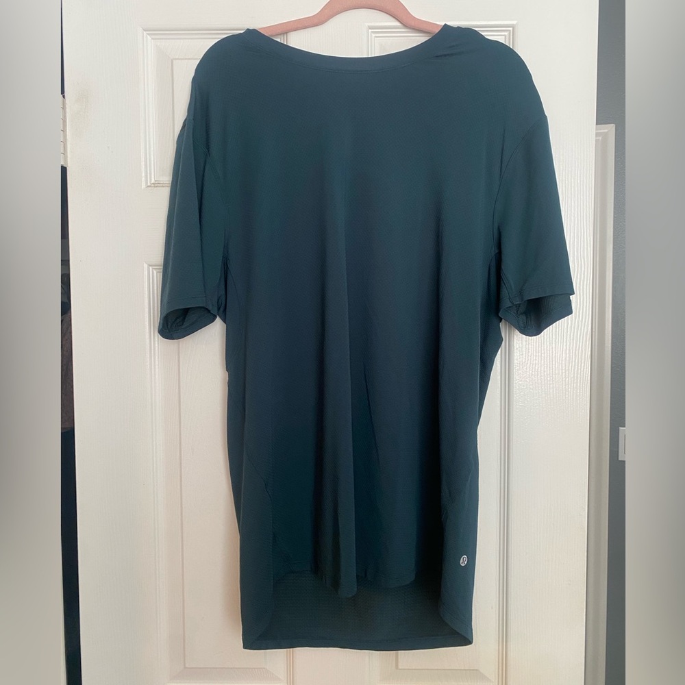Lululemon Mens Short in the Front Long in the Back Short Sleeve